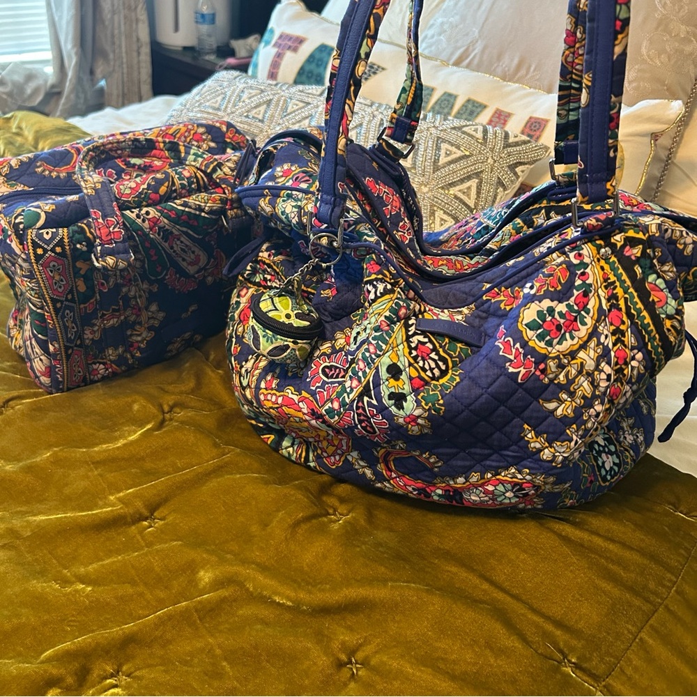 LARGE Vera Bradley Quilted Overnight Bag with matching Cosmetic Bag  🌺